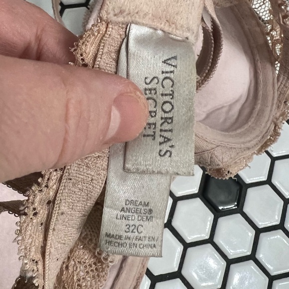 Victoria’s Secret dream angels lined Demi underwire bra size 32C - Picture 3 of 3